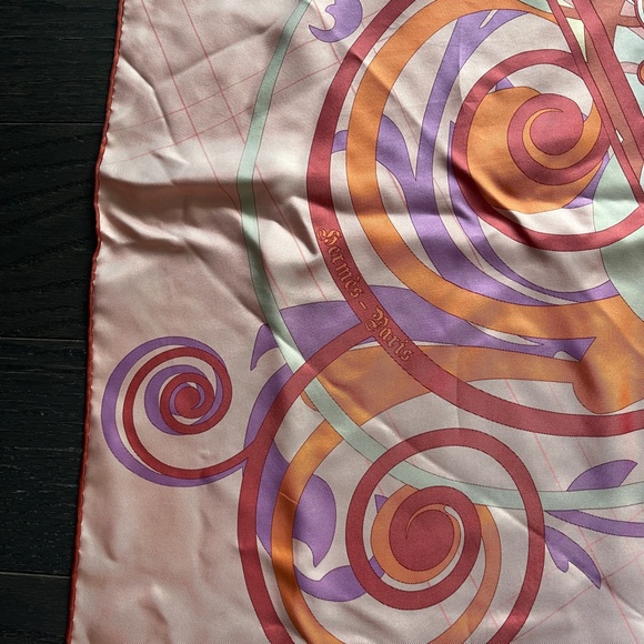 Hermes scarf Carre 90 COMME HISTOIRES silk size W90 x H90cm Rose Poodle used - Picture 3 of 5